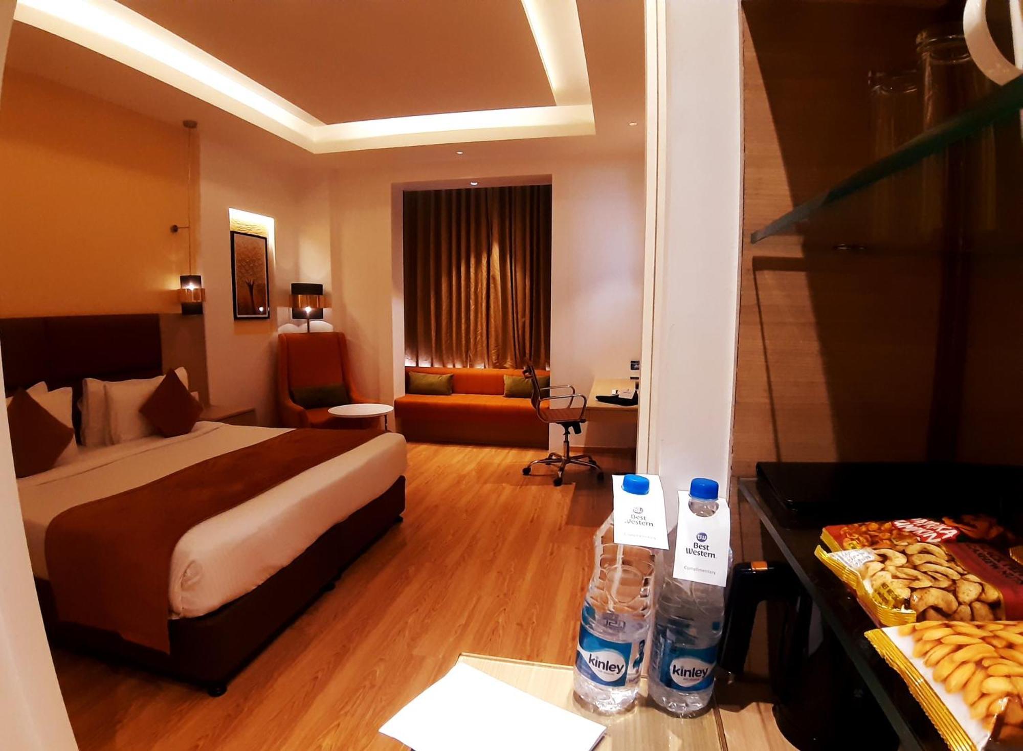 Best Western Vrindāvan Екстериор снимка